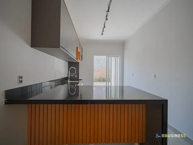 Casa com 200m² 3 quartos e 2 banheiros, à venda, no bairro Chácara Real (Caucaia do Alto) em Cotia