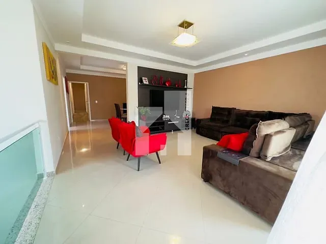 Casa com 372m² 3 quartos e 4 banheiros, à venda, no bairro Horto Santo Antonio em Jundiaí