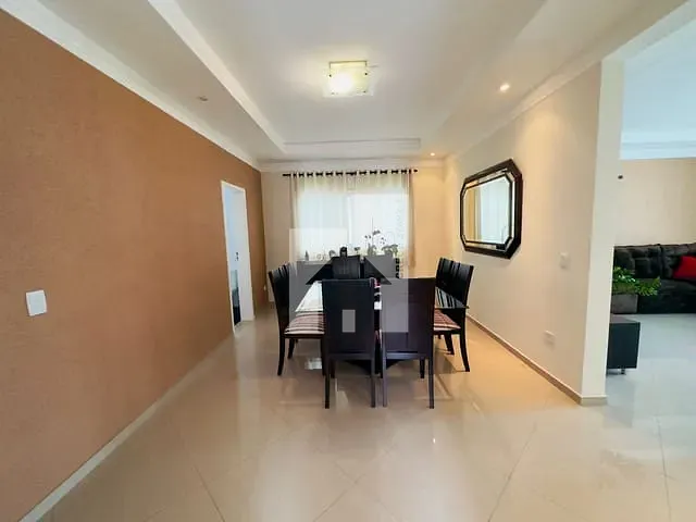Casa com 372m² 3 quartos e 4 banheiros, à venda, no bairro Horto Santo Antonio em Jundiaí
