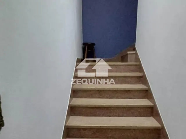 Casa com 250m² 4 quartos e 3 banheiros, à venda, no bairro Umuarama em Osasco