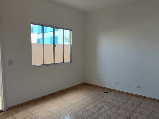 Foto do Casa - Casa para alugar com salão embaixo + terraço - Ótimo para morar e montar seu negócio!! Continental 2 - Guarulhos | Imobiliária Compare