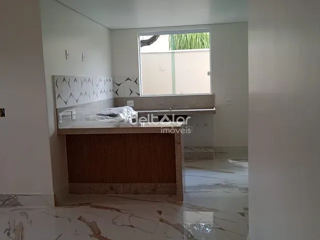 Casa com 220m² 3 quartos e 2 banheiros, à venda, no bairro Rio Branco em Belo Horizonte
