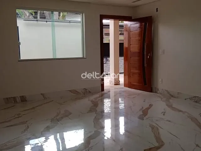 Casa com 220m² 3 quartos e 2 banheiros, à venda, no bairro Rio Branco em Belo Horizonte