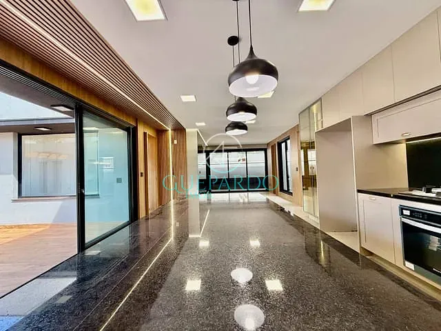 Casa com 501m² 3 quartos e 4 banheiros, à venda, no bairro Recanto do Salto em Londrina