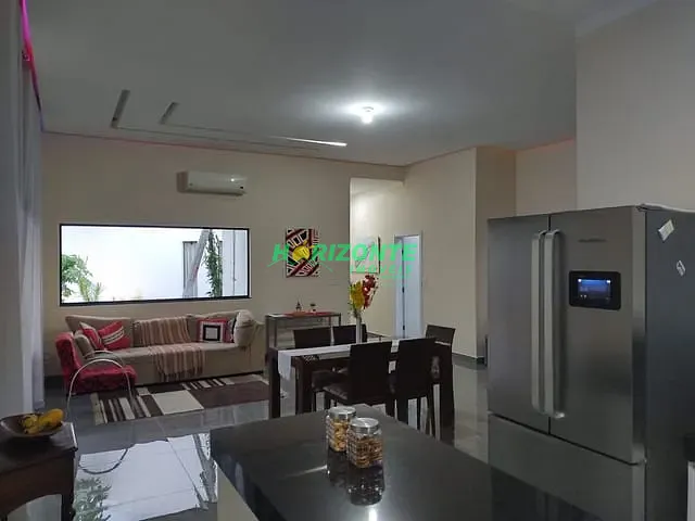 Casa 3 quartos e 4 banheiros, à venda, no bairro Urbanova em São José dos Campos