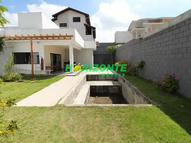 Casa 3 quartos e 4 banheiros, à venda, no bairro Urbanova em São José dos Campos