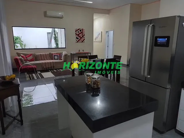 Casa 3 quartos e 4 banheiros, à venda, no bairro Urbanova em São José dos Campos