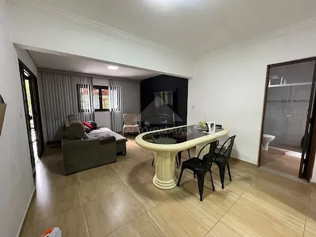 Casa com 272m² 5 quartos e 1 banheiro, à venda, no bairro Jardim Santa Lídia em Mauá