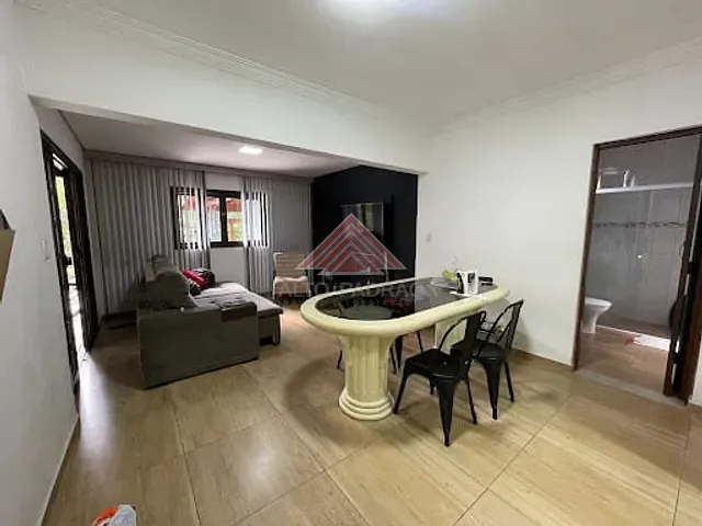 Casa com 272m² 5 quartos e 1 banheiro, à venda, no bairro Jardim Santa Lídia em Mauá