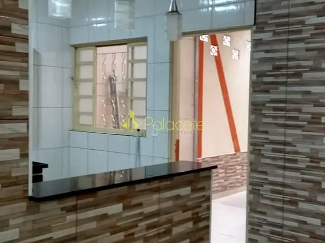 Casa com 180m² 2 quartos e 2 banheiros, à venda, no bairro Residencial San Marino em Taubaté