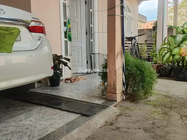 Casa 2 quartos e 2 banheiros, à venda, no bairro Goitacazes em Campos dos Goytacazes