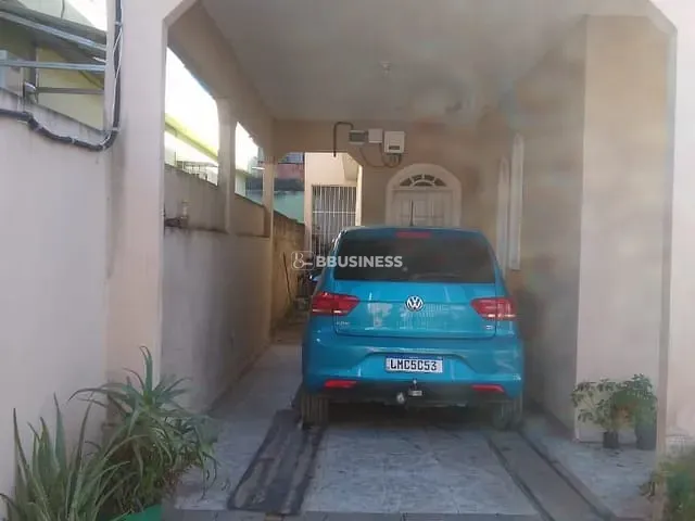 Casa 2 quartos e 2 banheiros, à venda, no bairro Goitacazes em Campos dos Goytacazes
