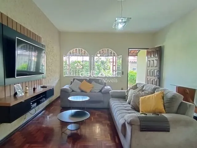Casa com 187m² 3 quartos e 3 banheiros, à venda, no bairro Floramar em Belo Horizonte