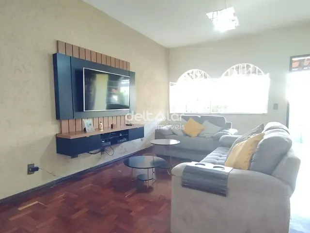 Casa com 187m² 3 quartos e 3 banheiros, à venda, no bairro Floramar em Belo Horizonte