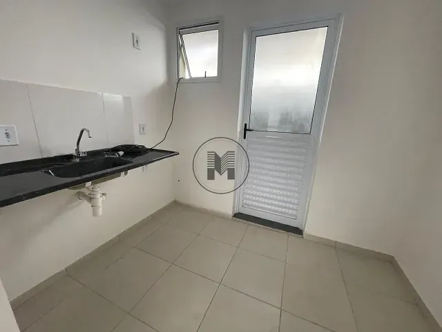 Casa 2 quartos e 1 banheiro, para alugar, no bairro Jardim Santa Luzia em Guaratinguetá