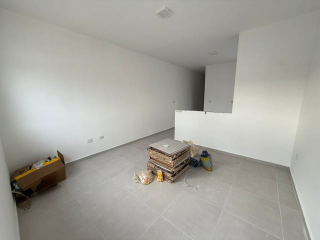 Casa com 125m² 2 quartos e 2 banheiros, para alugar, no bairro Residencial Comercial Cidade Vista Alegre em Pindamonhangaba