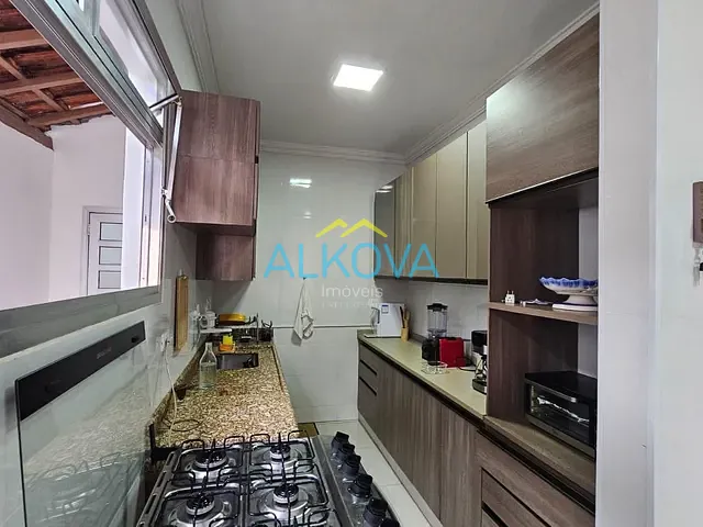 Casa com 300m² 3 quartos e 3 banheiros, à venda, no bairro Jardim das Indústrias em São José dos Campos