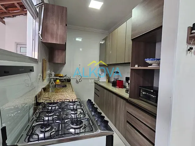 Casa com 300m² 3 quartos e 3 banheiros, à venda, no bairro Jardim das Indústrias em São José dos Campos