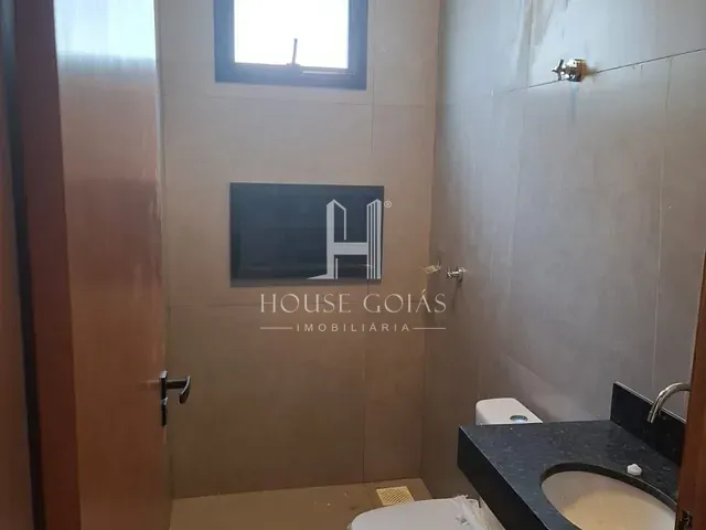 Casa com 240m² 3 quartos e 1 banheiro, à venda, no bairro Vila Oliveira em Aparecida de Goiânia