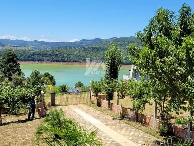 Casa com 600m² 3 quartos e 1 banheiro, à venda, no bairro Alagado em Guarapuava