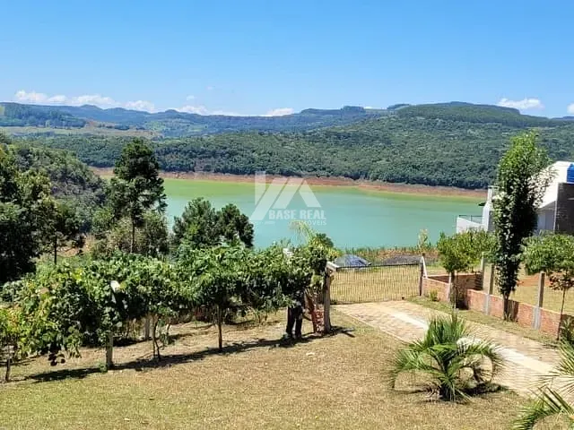 Casa com 600m² 3 quartos e 1 banheiro, à venda, no bairro Alagado em Guarapuava