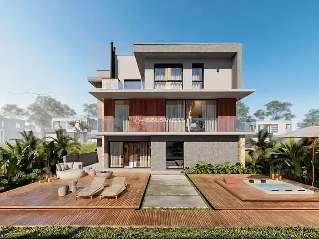 Casa 3 quartos e 4 banheiros, à venda, no bairro Interlagos em Caxias do Sul