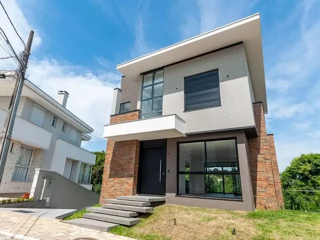 Casa com 704m² 3 quartos e 5 banheiros, à venda, no bairro Santa Felicidade em Curitiba