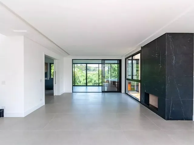 Casa com 704m² 3 quartos e 5 banheiros, à venda, no bairro Santa Felicidade em Curitiba
