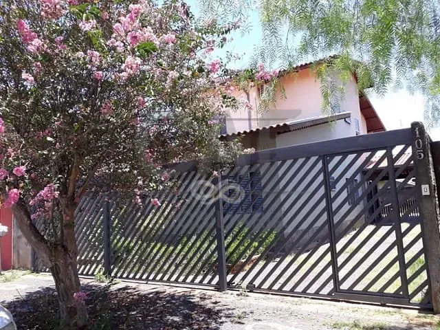 Casa com 250m² 3 quartos e 2 banheiros, para alugar, no bairro Jardim das Tulipas em Holambra