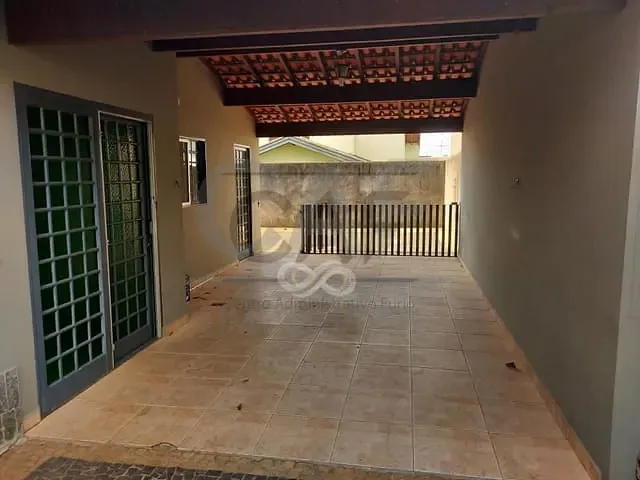 Casa com 250m² 3 quartos e 2 banheiros, para alugar, no bairro Jardim das Tulipas em Holambra