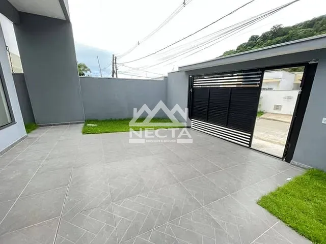 Casa com 312m² 3 quartos e 2 banheiros, à venda, no bairro Massaguaçu em Caraguatatuba