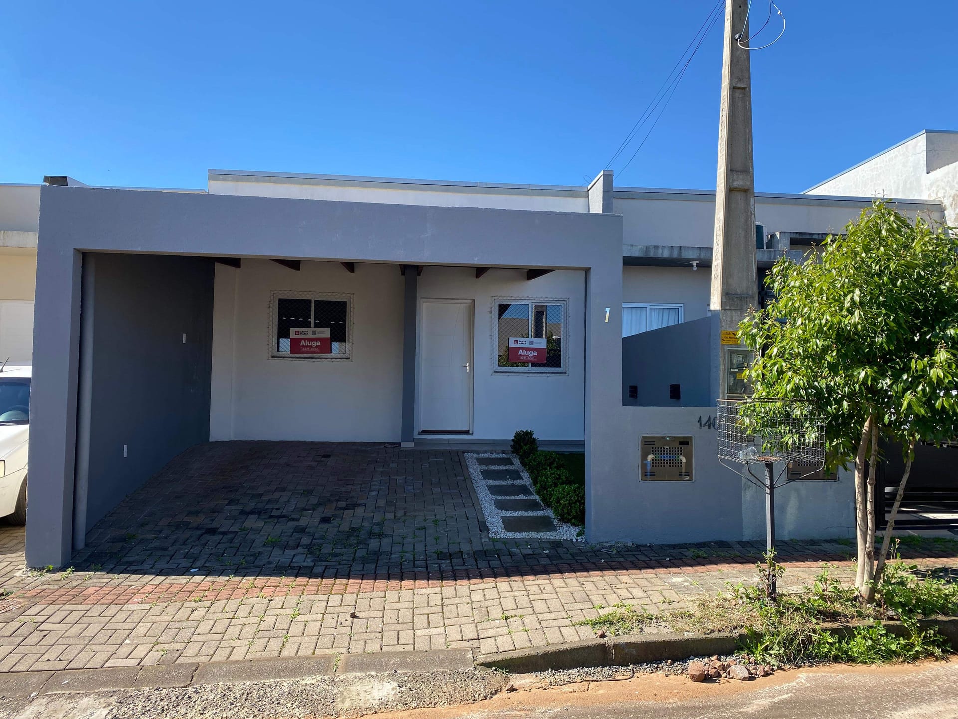 Casa para alugar com 2 dormitórios, 1 banheiro, 1 vaga de garagem e 60m² de área privativa no bairro Desbravador