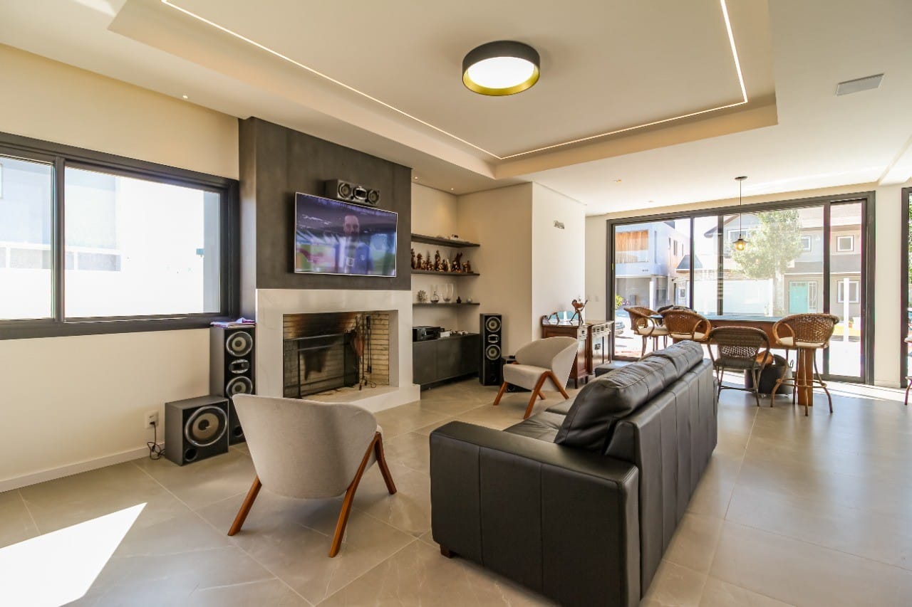 Casa à venda no Veredas, Laranjal: 285m², 3 quartos (1 suíte), área gourmet completa e segurança 24h.