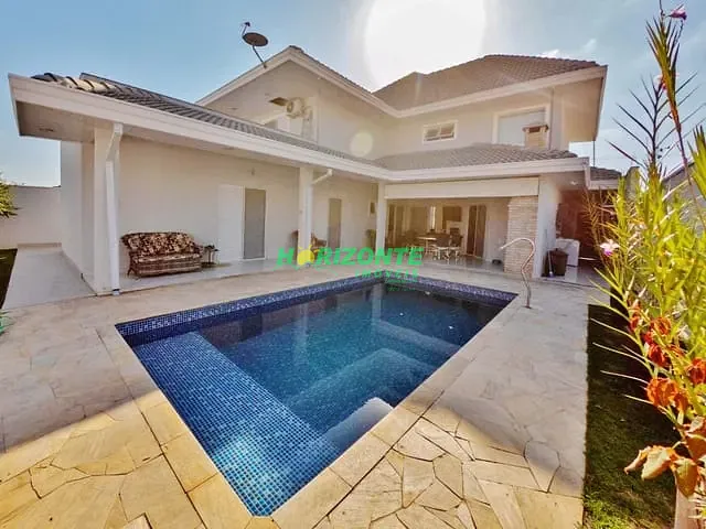 Casa com 303m² 4 quartos e 4 banheiros, à venda, no bairro Condomínio Residencial Jaguary em São José dos Campos