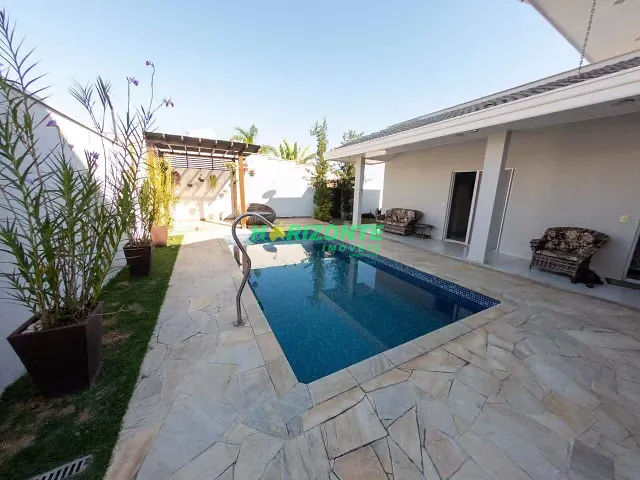 Casa com 303m² 4 quartos e 4 banheiros, à venda, no bairro Condomínio Residencial Jaguary em São José dos Campos