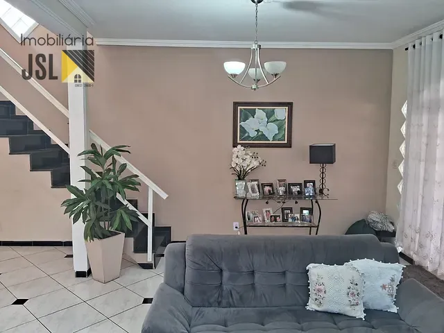 Casa 3 quartos e 4 banheiros, à venda, no bairro Residencial Esperança em Caçapava