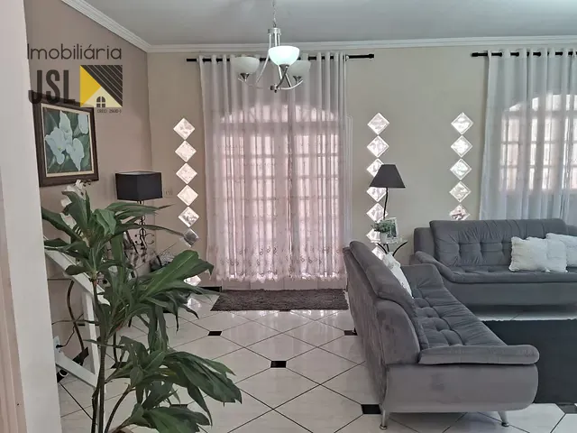 Casa 3 quartos e 4 banheiros, à venda, no bairro Residencial Esperança em Caçapava