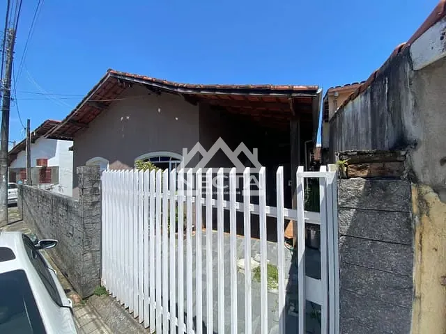 Casa com 230m² 3 quartos e 2 banheiros, à venda, no bairro Centro em Caraguatatuba