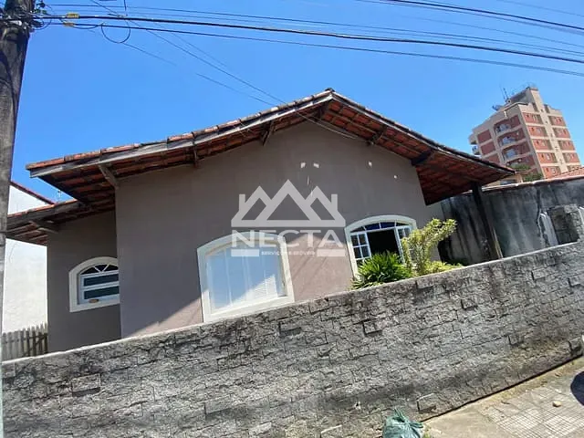 Casa com 230m² 3 quartos e 2 banheiros, à venda, no bairro Centro em Caraguatatuba
