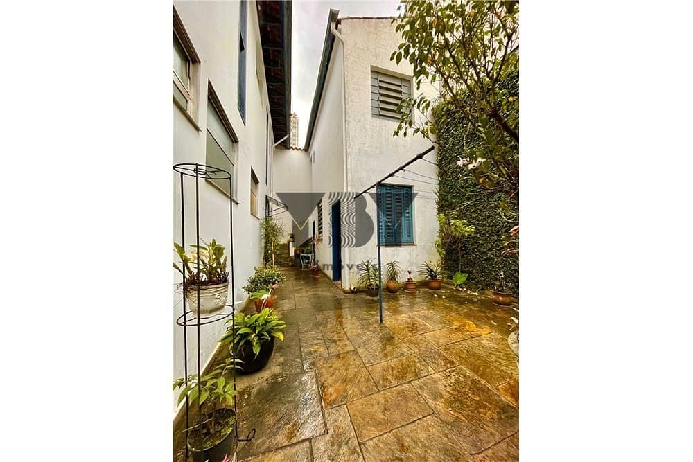 Casa à venda com 4 quartos, 220m² - Foto 11
