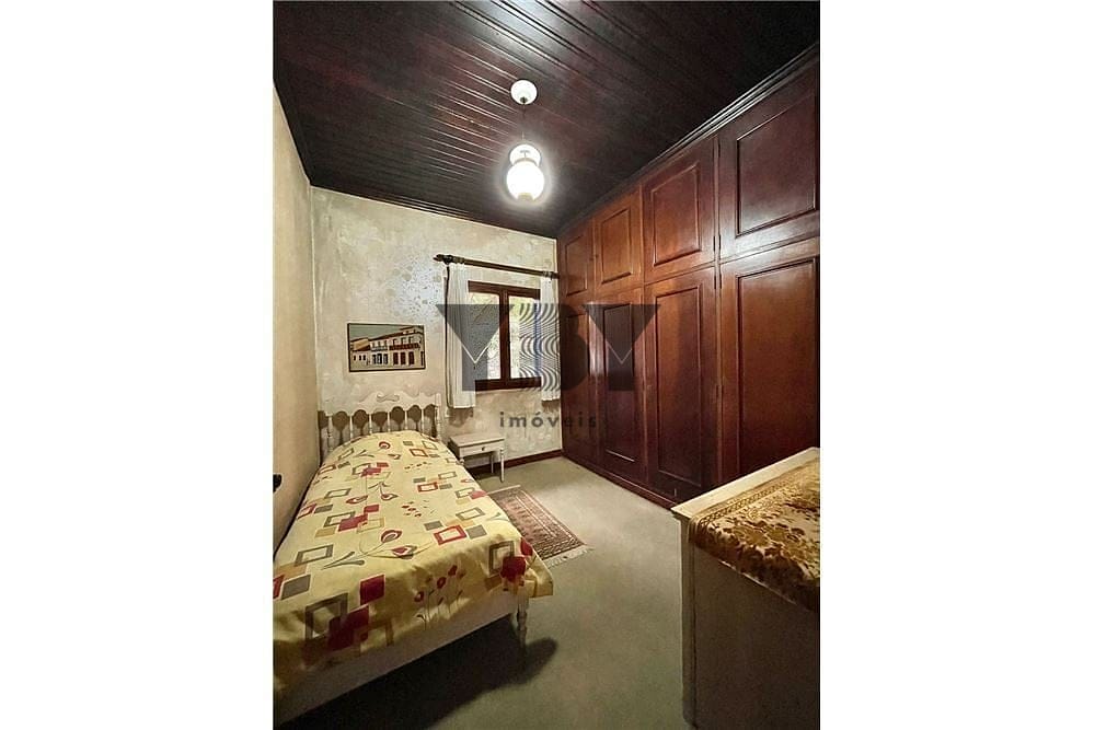 Casa à venda com 4 quartos, 220m² - Foto 2