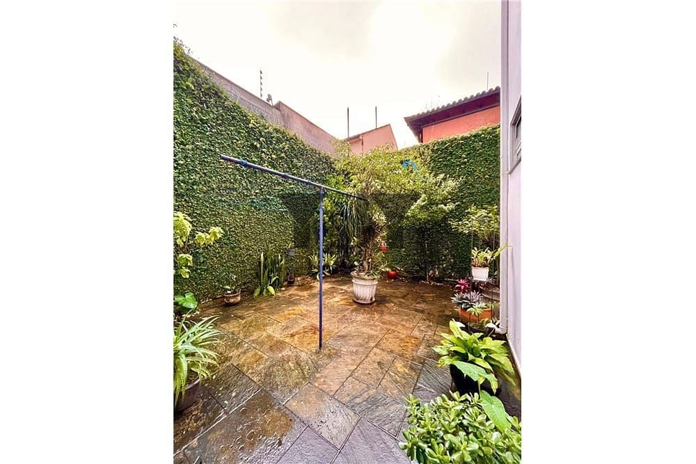 Casa à venda com 4 quartos, 220m² - Foto 4