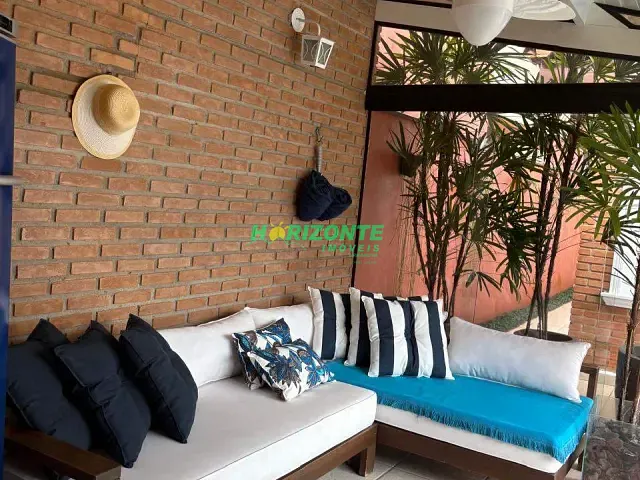Casa 4 quartos e 4 banheiros, à venda, no bairro Jardim das Colinas em São José dos Campos