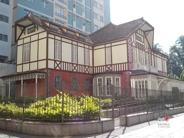 Casa para alugar, no bairro Centro em Petrópolis