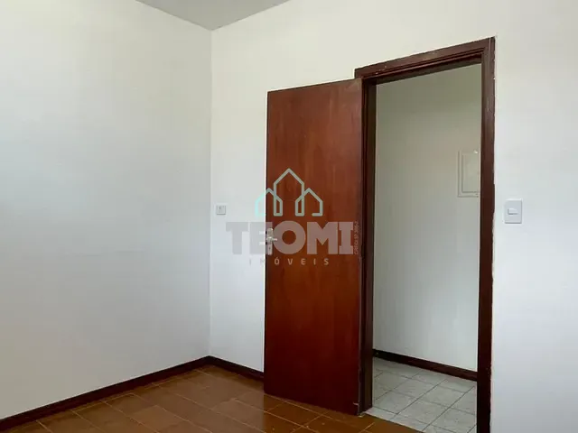 Casa com 300m² 3 quartos e 2 banheiros, à venda, no bairro Jardim Ana Emilia em Taubaté