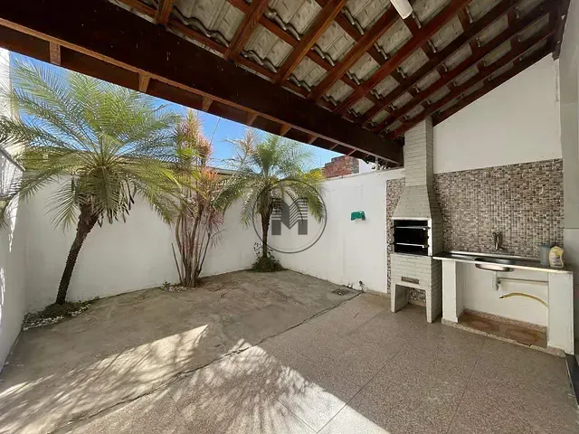 Casa 3 quartos e 2 banheiros, para alugar, no bairro Parque do Sol em Guaratinguetá