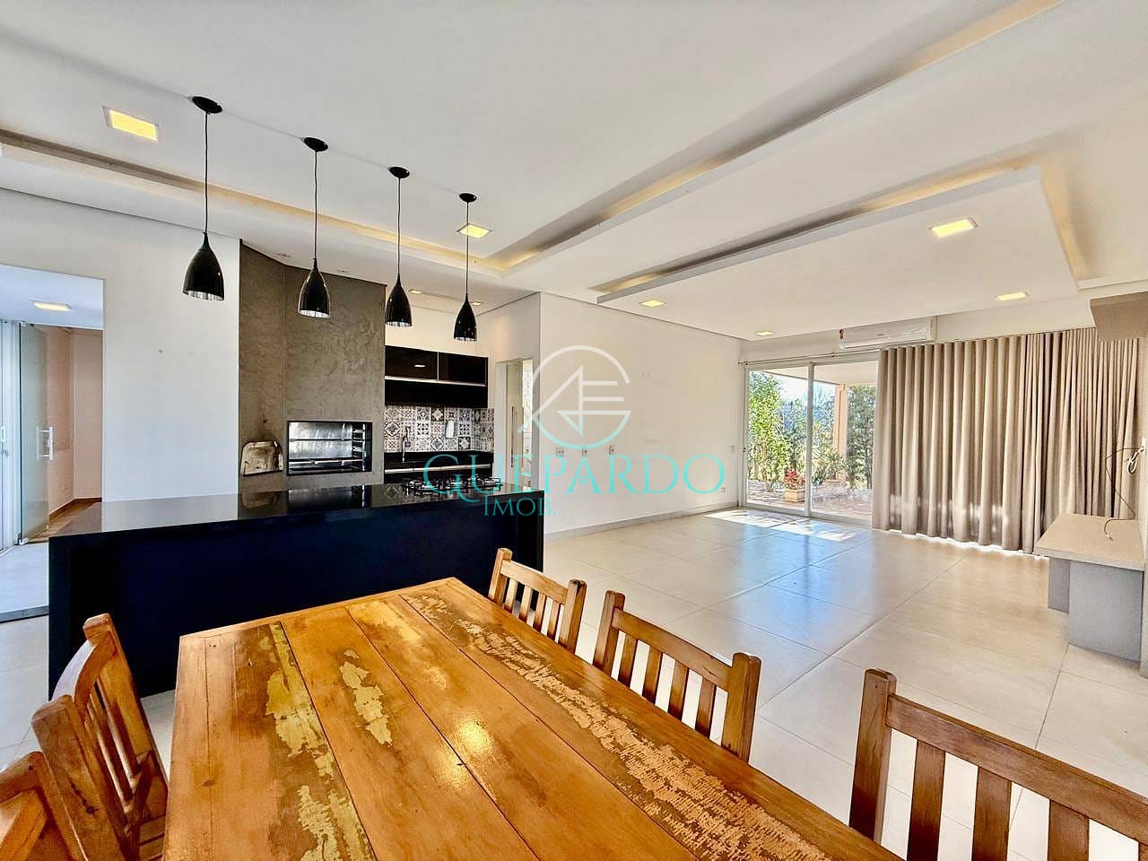 Casa à venda com 3 quartos, 213m² - Foto 11