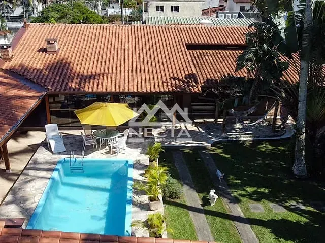 Casa com 986m² 4 quartos e 4 banheiros, à venda, no bairro Praia das Palmeiras em Caraguatatuba