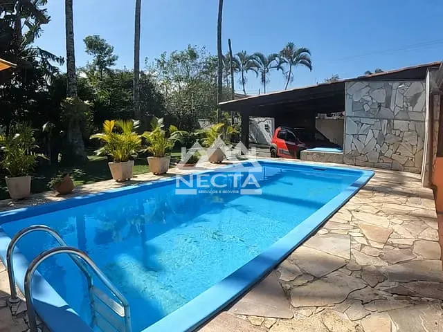 Casa com 986m² 4 quartos e 4 banheiros, à venda, no bairro Praia das Palmeiras em Caraguatatuba