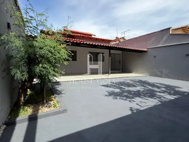 Casa com 300m² 3 quartos e 2 banheiros, à venda, no bairro Jardim dos Buritis em Aparecida de Goiânia